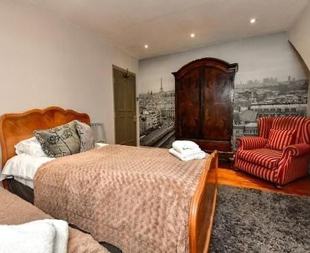 Quirky 4 Bedroom Apartment With Terrace Кардиф Екстериор снимка