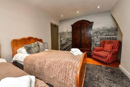 Quirky 4 Bedroom Apartment With Terrace Кардиф Екстериор снимка