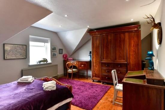 Quirky 4 Bedroom Apartment With Terrace Кардиф Екстериор снимка